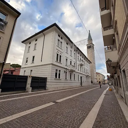 Rose E Frutta - Silver Moon